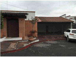 Casa En Renta Lomas Altas