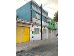 CASA EN RENTA LEGARIA