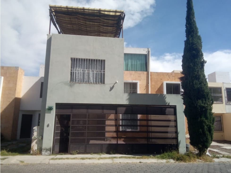 HERMOSA CASA EN REAL UNIVERSIDAD — foto 1