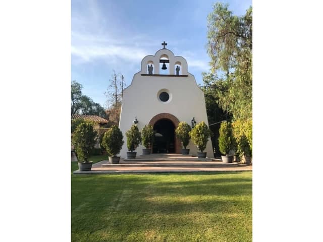 Venta de Hotel en Tequisquiapan, 11 Recamaras, 18 Baños, Alberca, Cancha Tenis