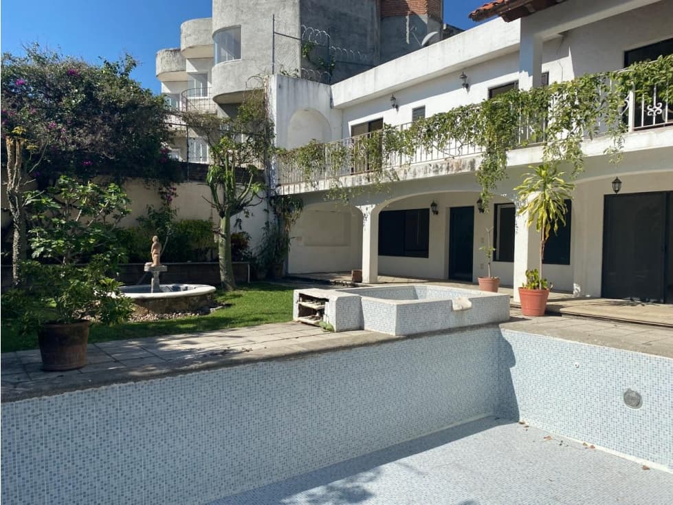 Amplia Casa en Venta en Jardines de Cuernavaca Zona Dorada — foto 2