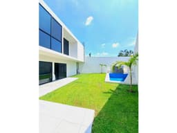 CASA NUEVA EN PRIVADA LOMAS DE CUERNAVACA. VIGILANCIA