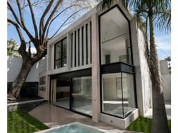 Residencia Contemporánea en Privada Exclusiva - Doble Altura y Jacuzzi