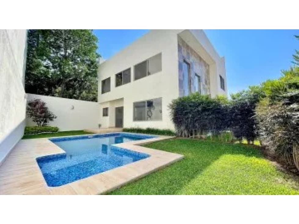¡Estrena casa con alberca y jardín propio Lomas de Cuernavaca! — foto 1