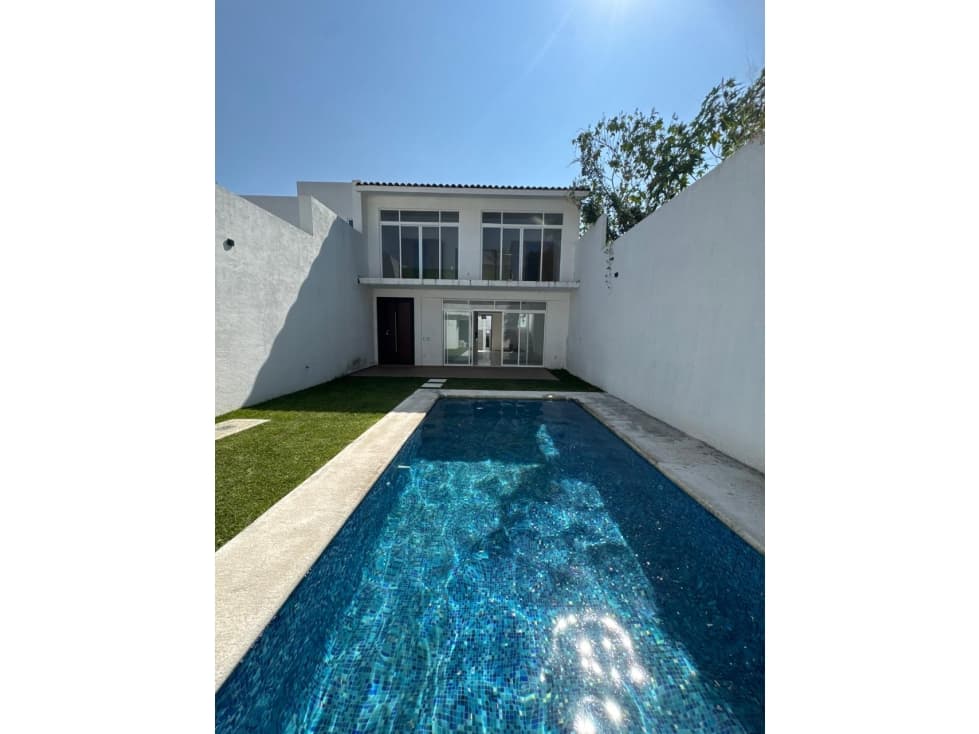 Oportunidad en Brisas de Cuernavaca Casa con Alberca Privada — foto 1