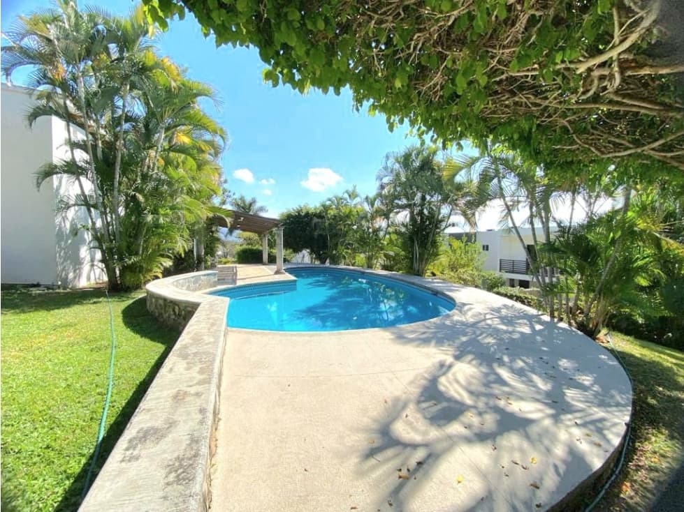 VENTA EXCELENTE CASA EN CORINTO. JARDÍN Y PATIO PROPIOS — foto 3