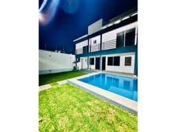 Casa con Todo: Alberca, Terraza y Recámara en Planta Baja
