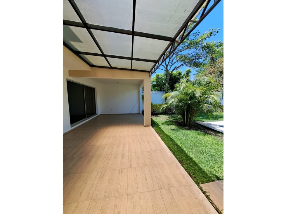 Burgos: Casa en Venta con Seguridad y Confort Total — foto 6