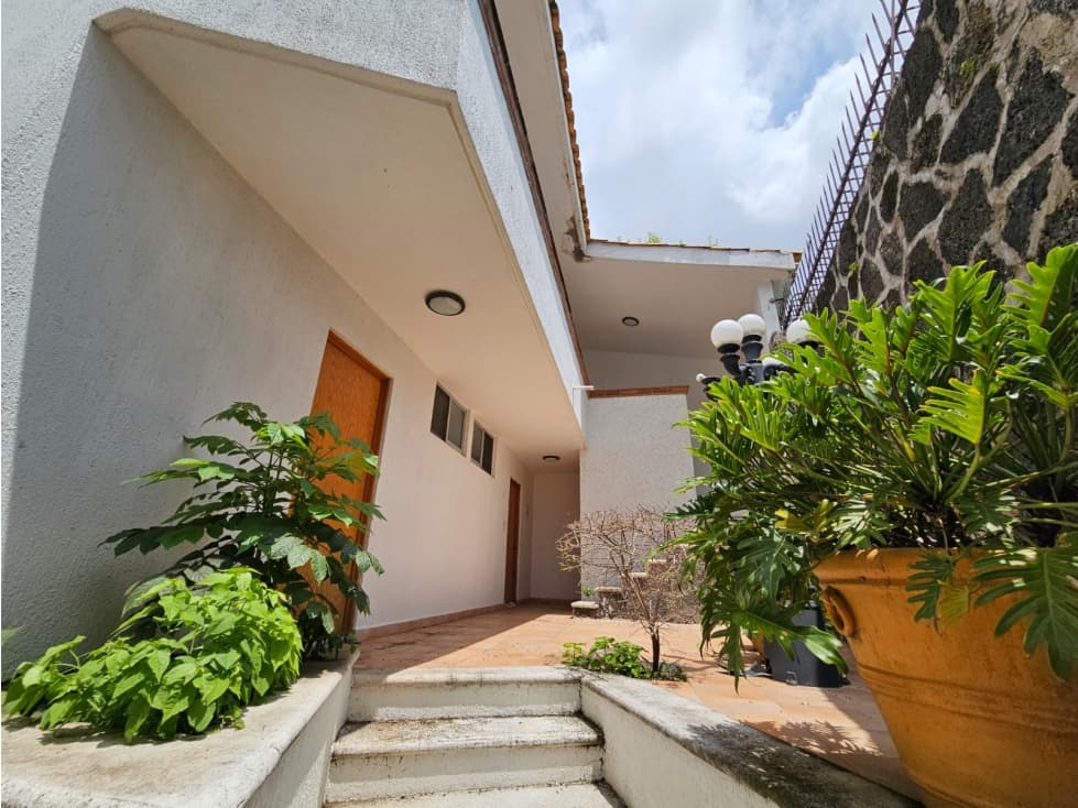 ¡Casa Colonial con Enorme Jardín y Alberca! — foto 6