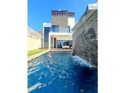 Casa con Alberca Privada, Doble Altura, Roof Garden