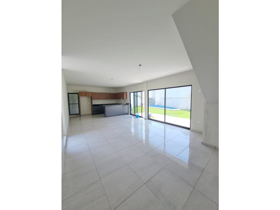 CASA NUEVA EN PRIVADA LOMAS DE CUERNAVACA. VIGILANCIA — foto 3