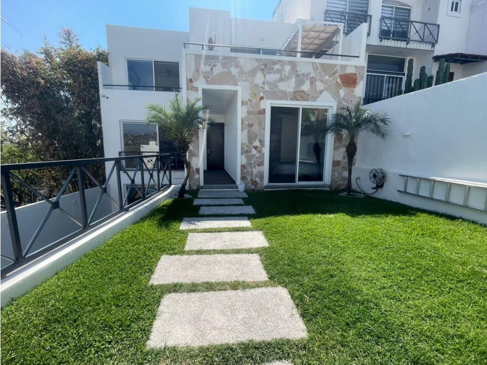 CASA EN VENTA CON ALBERCA EN PRIVADA LOMAS TRUJILLO — foto 1
