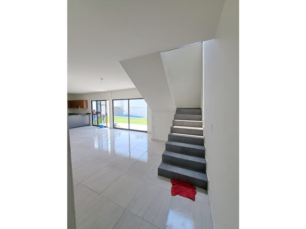 CASA NUEVA EN PRIVADA LOMAS DE CUERNAVACA. VIGILANCIA — foto 4