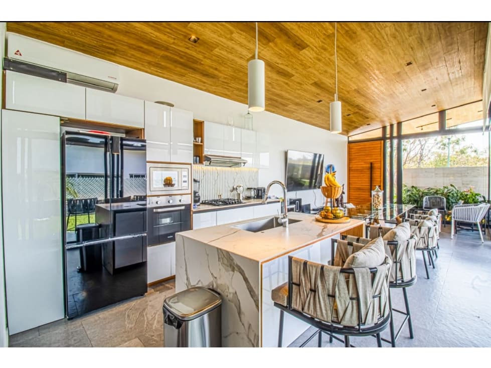 Residencia Moderna con Iluminación Natural en Lomas de Cocoyoc — foto 4