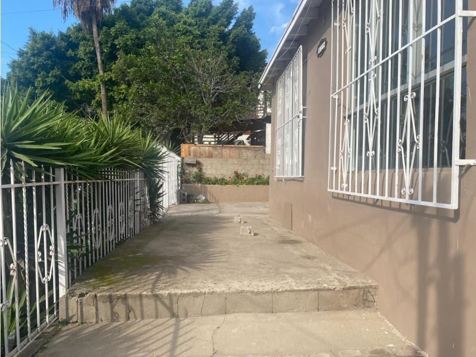 Casa Amplia en Renta en Col. Azteca — foto 3