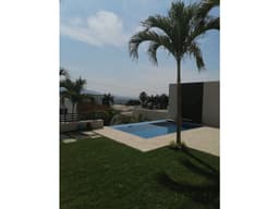 Venta de Casa Sola en Burgos Bugambilias
