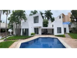 Venta de Casa Sola en La Colonia Las Palmas