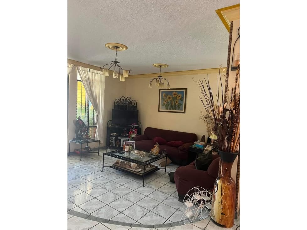 Venta de Casa Sola en La Colonia Amate Redondo — foto 1