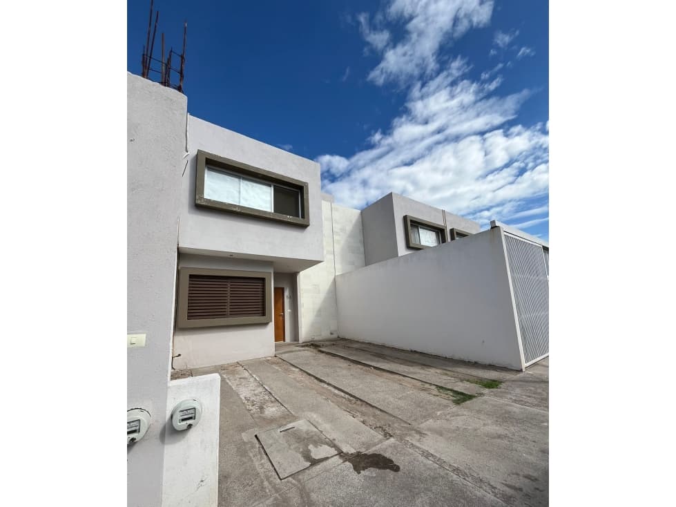 VENTA CASA RESIDENCIAL CANTABRIA CORREGIDORA, QUERETARO — foto 1