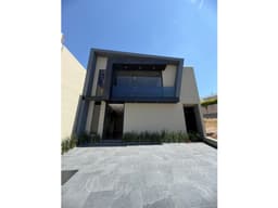 CASA EN VENTA EN VISTAS DE ALTOZANO A METROS DEL TEC MILENIO