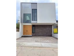 SE VENDE CASA EN LOMA ALTA TRES MARIAS CERCA HOSPITALES MORELIA