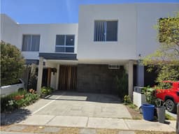 CASA EN RENTA 19-F CON VISTA AL BOSQUE EN LA CIMA ZAPOPAN