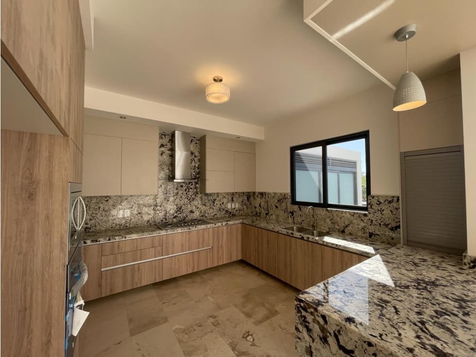 SE RENTA CASA 156 con ACABADOS DE LUJO en SOLARES — foto 6