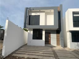 Casa en venta Patio Amplio + Recámara en Planta Baja