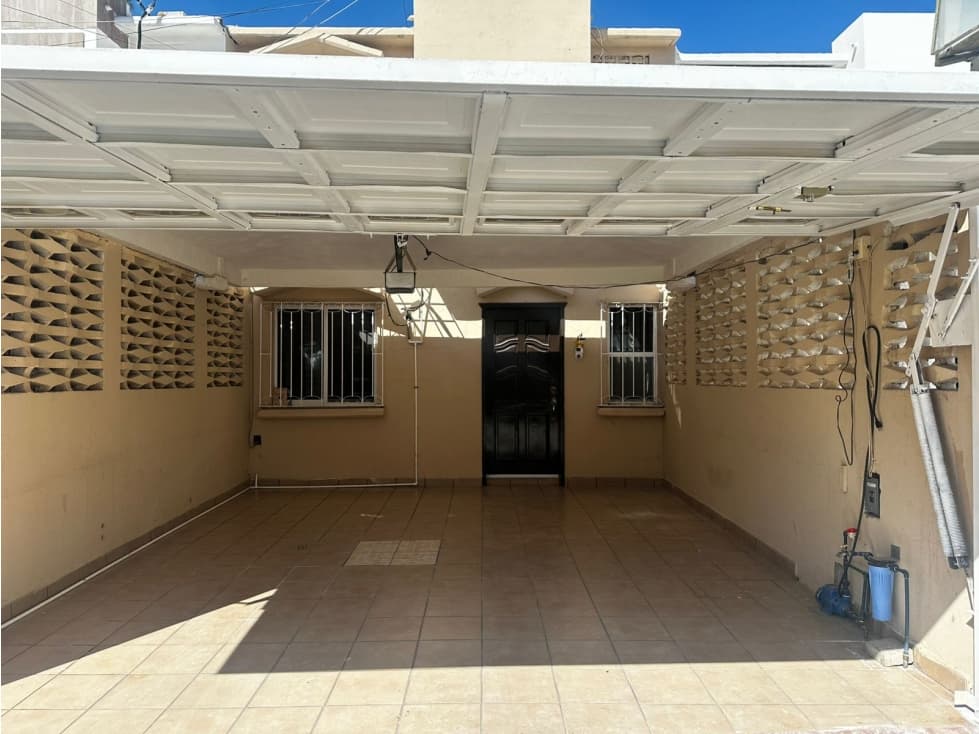 CASA EN RENTA 3 RECS. CENTRICA CON 1 RECÁMARA EN PLANTA BAJA — foto 4