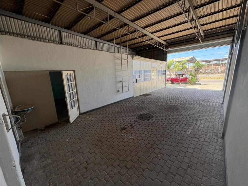 BODEGA EN RENTA CON OFICINA SOBRE AVENIDA TRANSITADA | 180 M² — foto 5