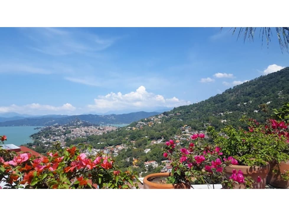 CASA EN VENTA CON EXCELENTE VISTA AL LAGO — foto 1