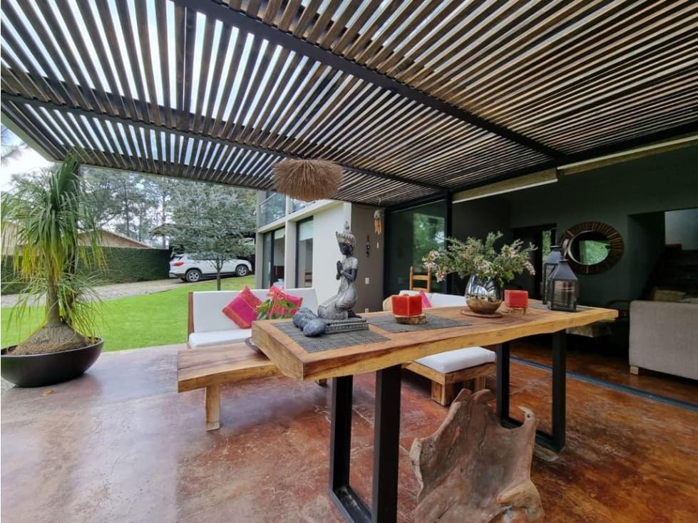 MODERNA CASA EN VENTA, AVANDARO — foto 1