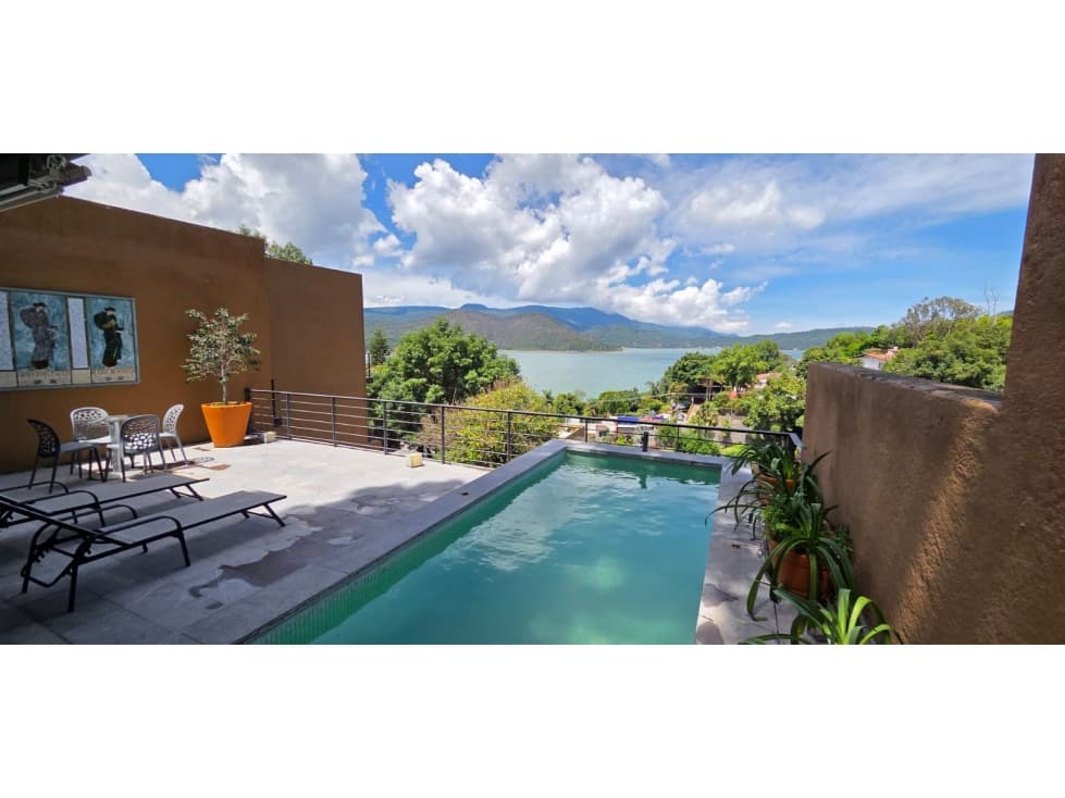 CASA EN RENTA CON ESPECTACULAR VISTA AL LAGO — foto 1