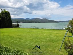 EXCLUSIVA CASA EN VENTA CON ACCESO AL LAGO.