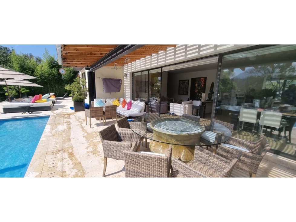 CASA EN VENTA EN EL CORAZON DE AVANDARO. — foto 4