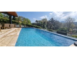 CASA EN VENTA EN EL CORAZON DE AVANDARO.