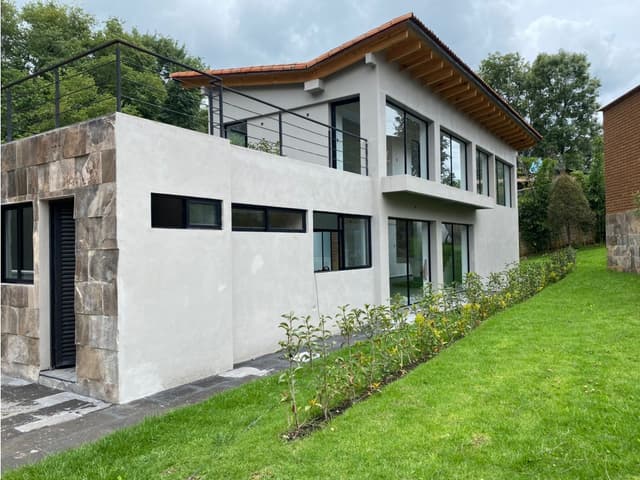 CASA EN RENTA UBICADA EN UN ENTORNO BOSCOSO