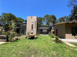 BONITA CASA CON EXCELENTE UBICACION