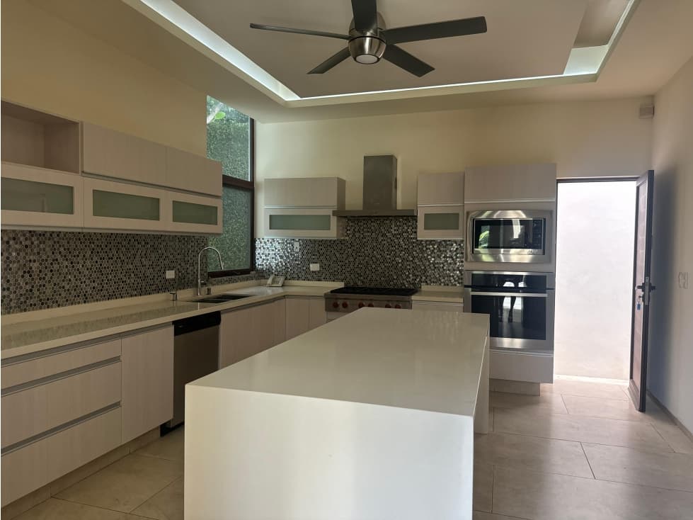 Casa en Venta en Altabrisa con Piscina en Privada en Mérida. — foto 4