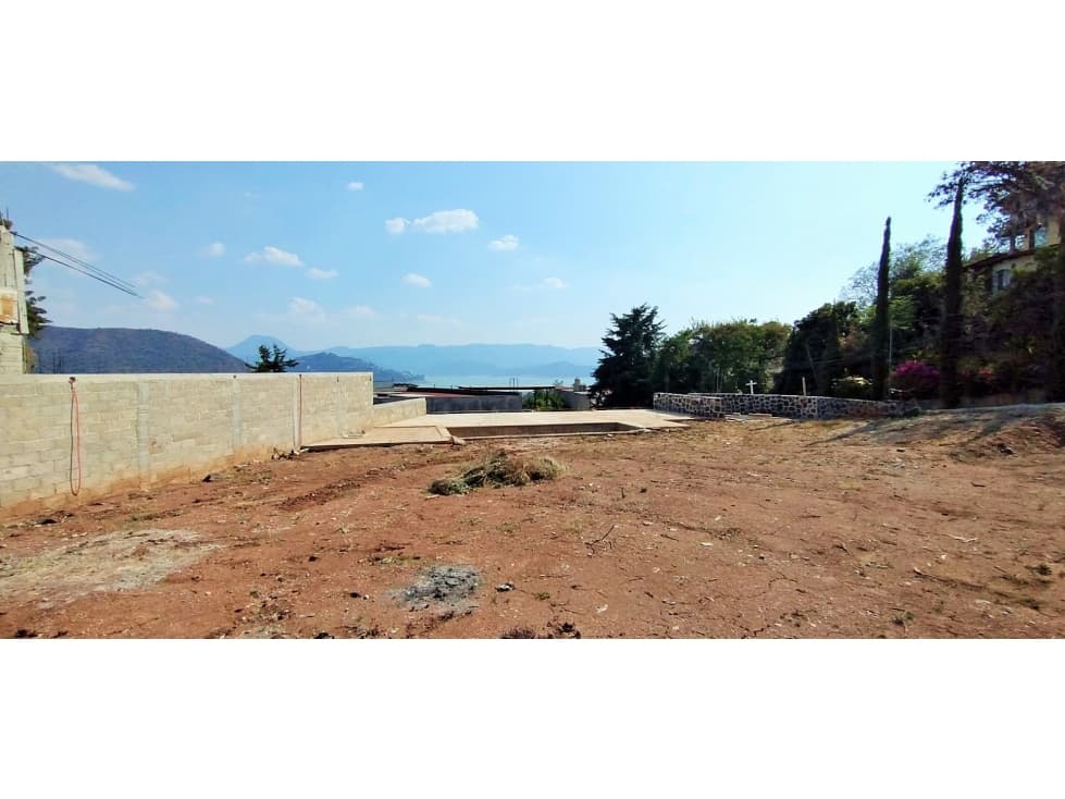 TERRENO PARA INVERSION CON OBRA EN VALLE DE BRAVO — foto 1