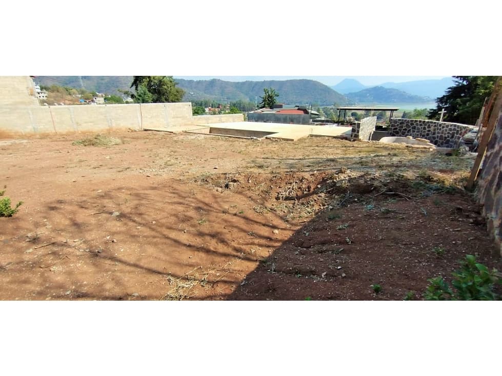TERRENO PARA INVERSION CON OBRA EN VALLE DE BRAVO — foto 2