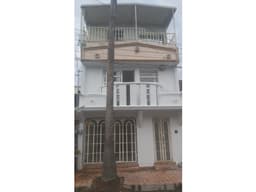 SE VENDE CASA EN RESIDENCIAL LOS ROBLES APODACA