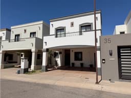 Real de Quiroga Madrigal equipada con amplio patio en Hermosillo