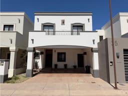 Real de Quiroga Madrigal equipada con amplio patio en Hermosillo