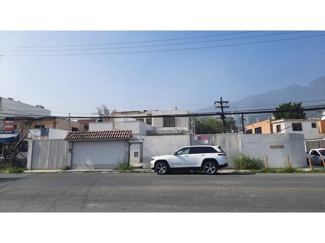Renta casa Cumbres, uso mixto