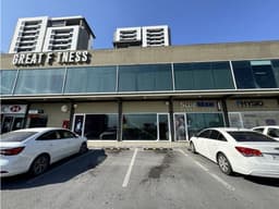 EXCELENTE LOCAL EN PLAZA ESQUINA 129 M 2 EN SAN JERONIMO $ 50 MIL