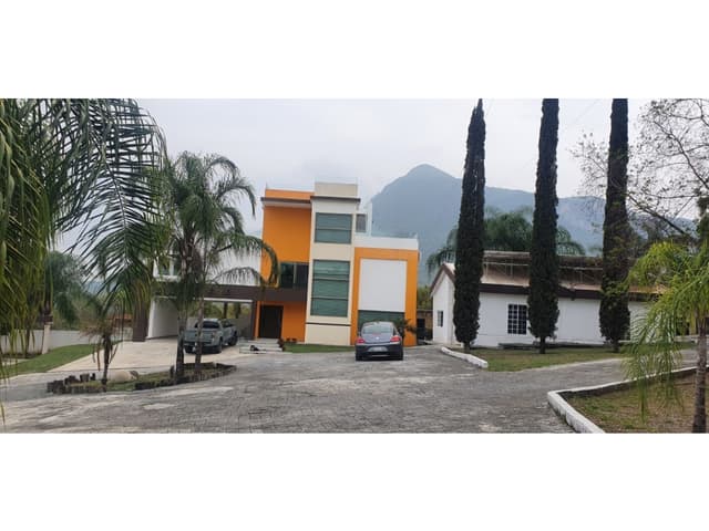 Hermosa Residencia en VENTA en Santiago N.L.