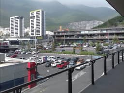 EXCELENTE LOCAL EN PLAZA NIVEL 2 61M 2 SAN JERENIMO $ 25.000