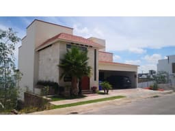 CASA EN VENTA EN LA LOMA RESIDENCIAL & CLUB DE GOLF SAN LUIS POTOSI