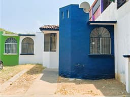 CASA EN VENTA DE 3 RECAMARAS SOBRE AV. GRAL. JOSE D. RUIZ V. A. COLIMA